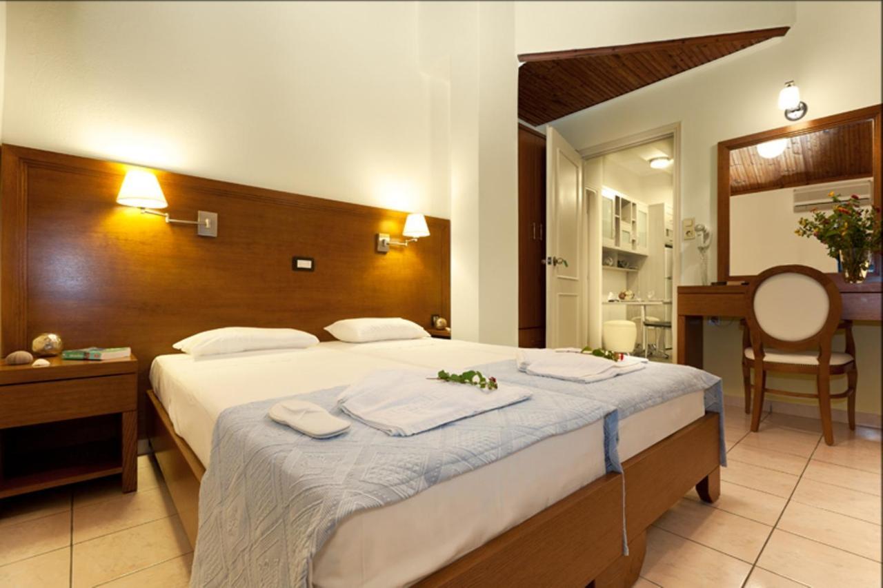 Giorgi'S Blue Apartments กาลาธาส ห้อง รูปภาพ