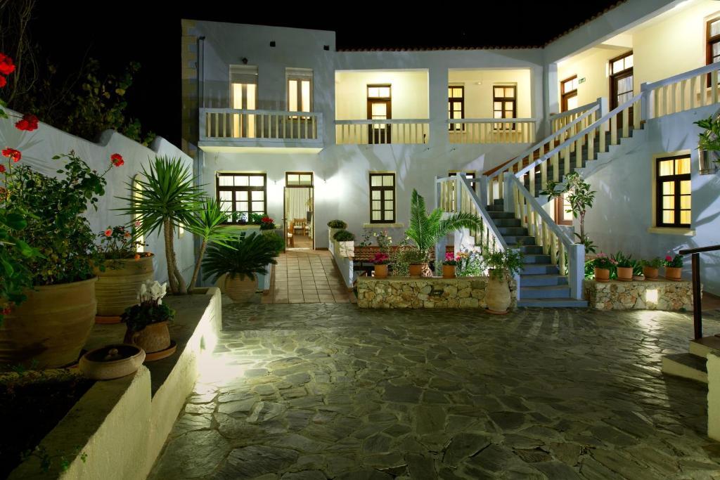 Giorgi'S Blue Apartments กาลาธาส ภายนอก รูปภาพ