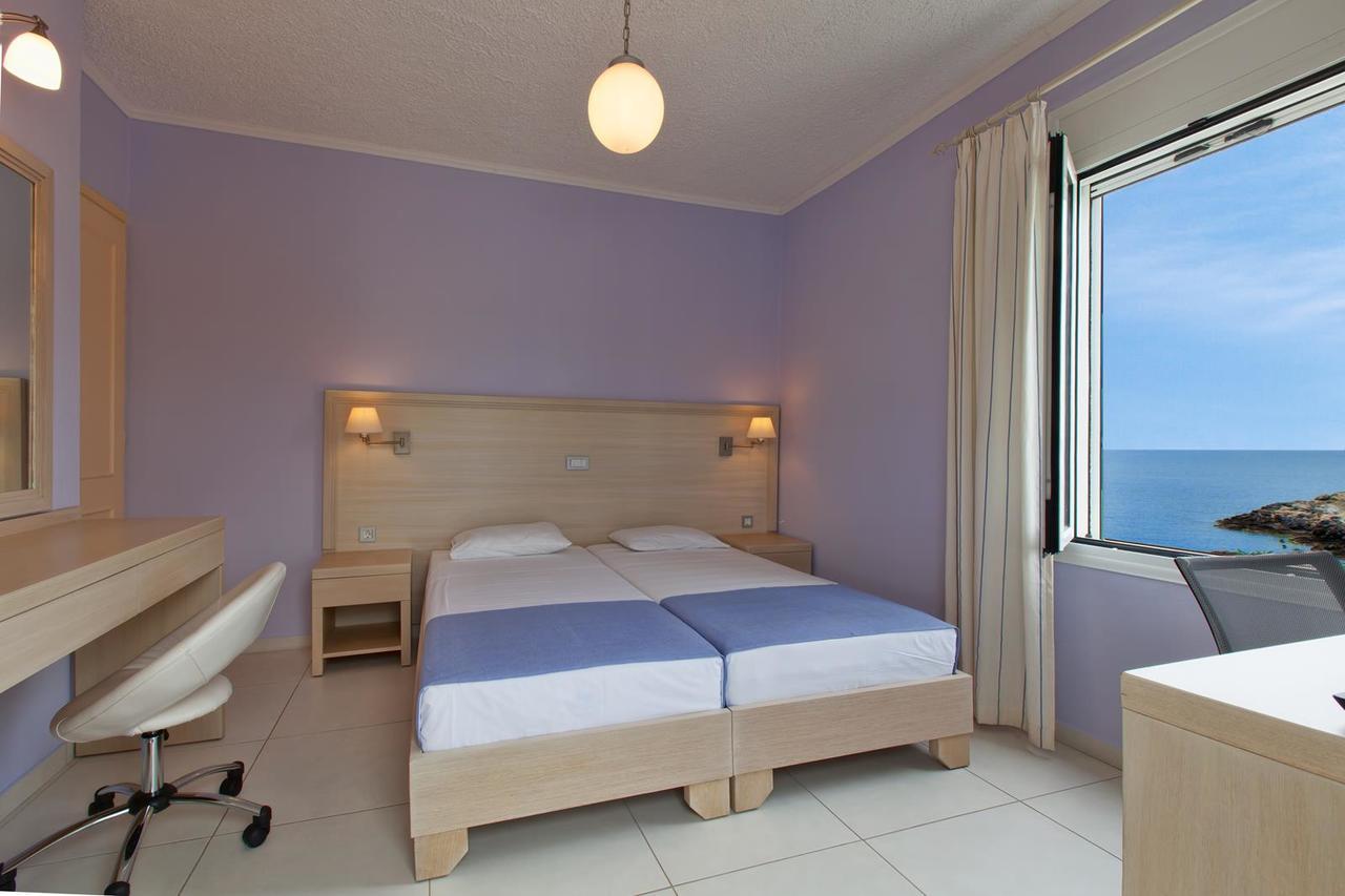Giorgi'S Blue Apartments กาลาธาส ภายนอก รูปภาพ